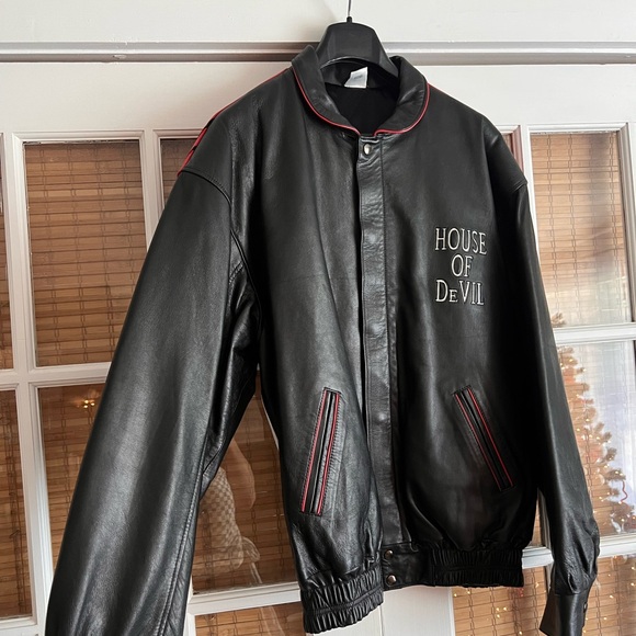 1996 Limited Edition Cruella de Vil Leather bomber jacket - Picture 5 of 17